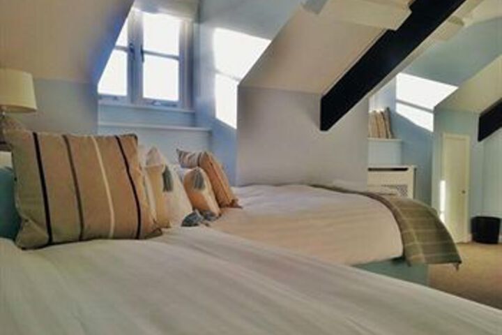 Room 2 of 5