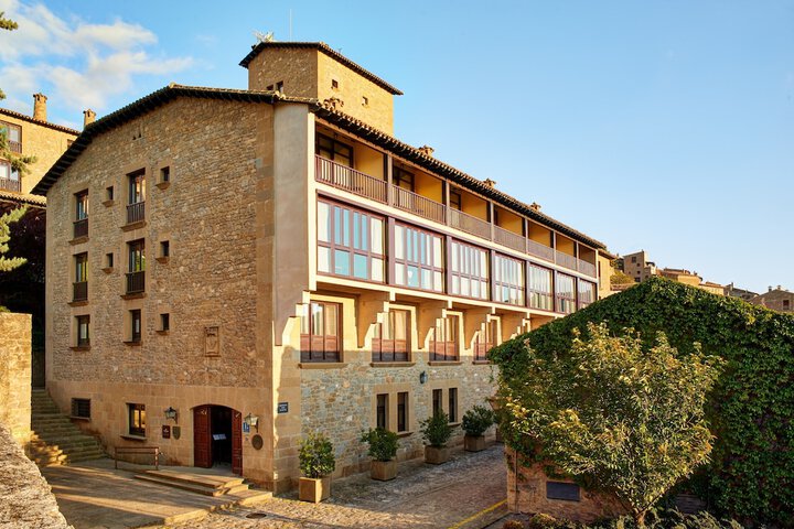 Hotel 75 of 81