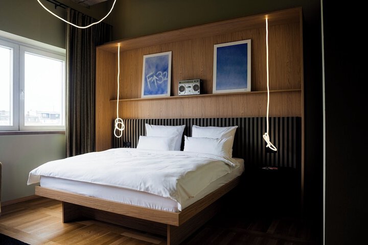 Room 46 of 73