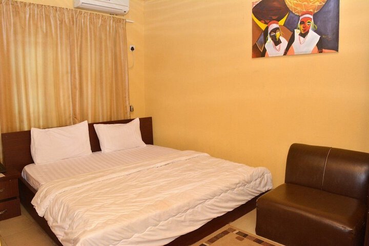 Room 5 of 20