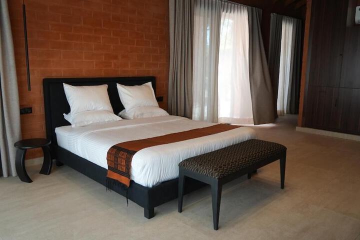 Room 2 of 21