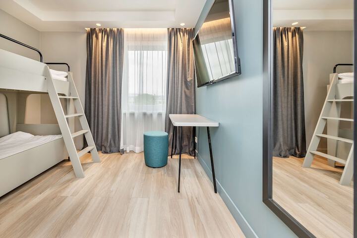 Room 5 of 74