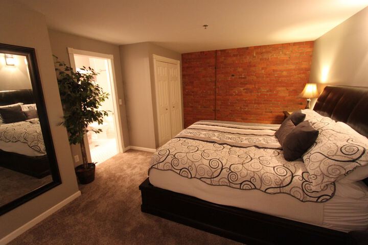 Room 6 of 36