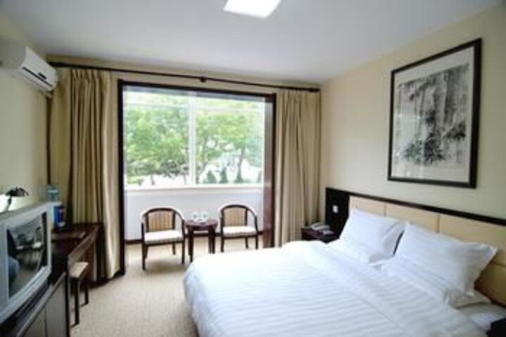 Room 5 of 19