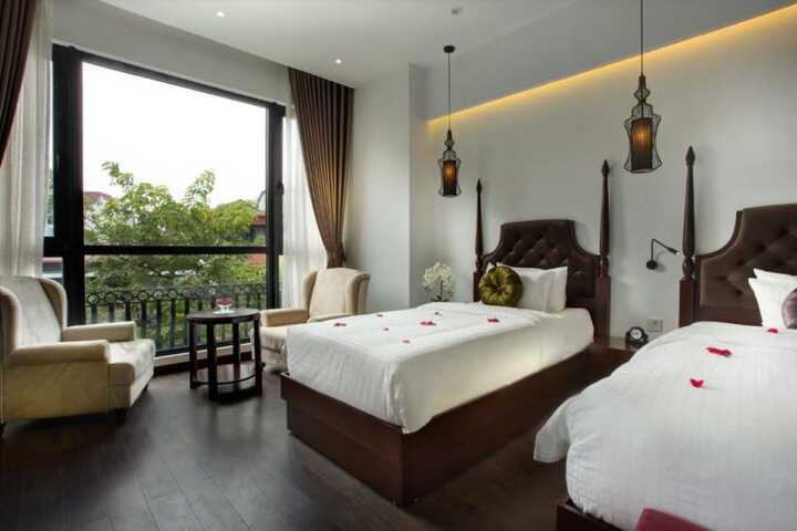 Room 28 of 61