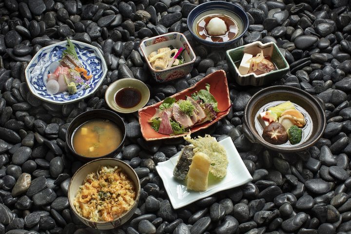 Dining 40 of 87