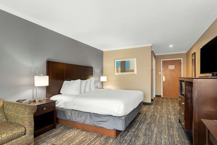 Room 5 of 22