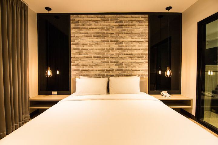 Room 16 of 48