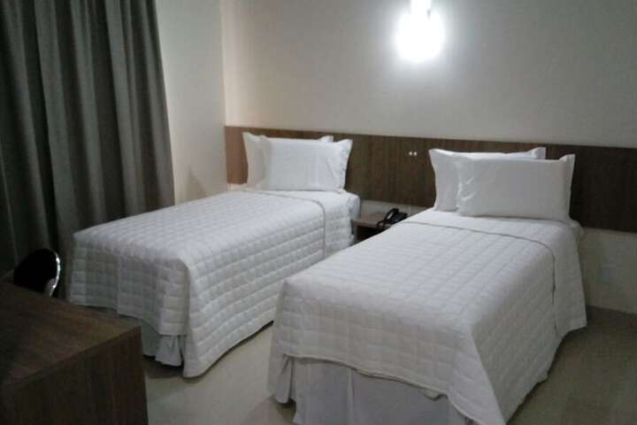 Room 8 of 10