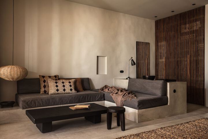 Room 12 of 66