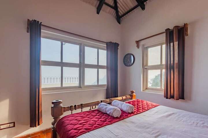 Room 8 of 25