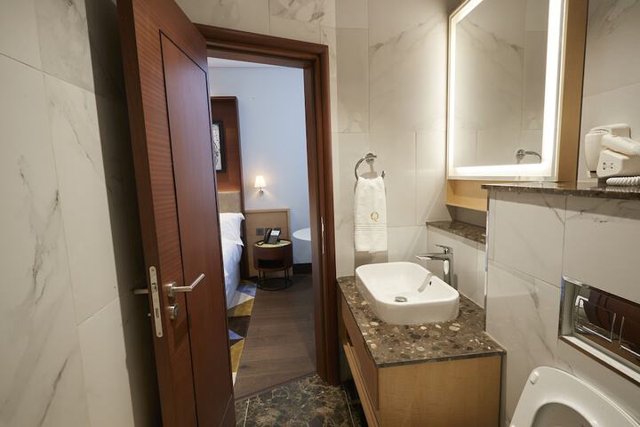 Room 55 of 103