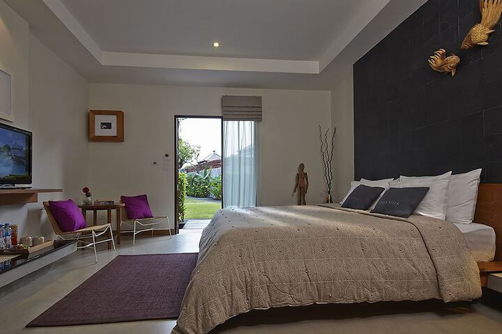 Room 3 of 52