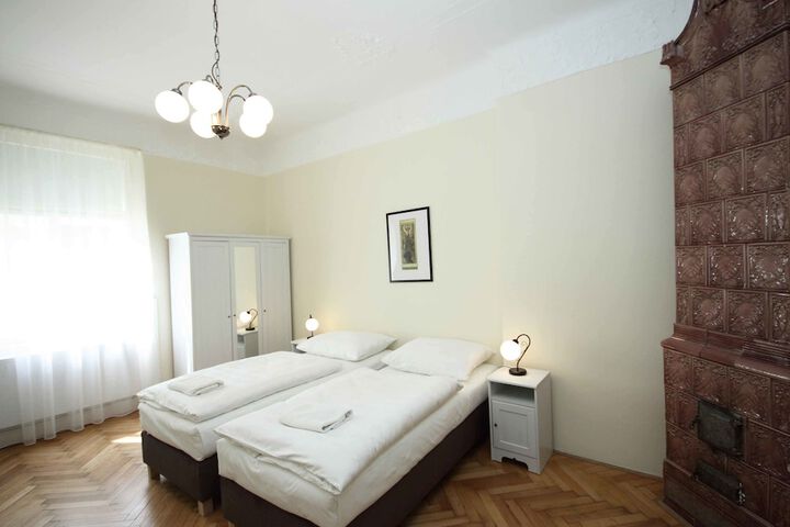 Room 5 of 43