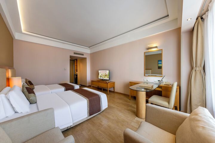 Room 14 of 98