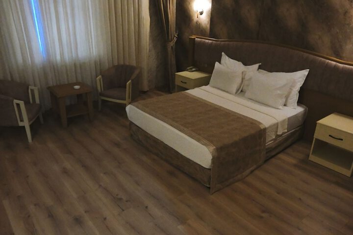 Room 8 of 46
