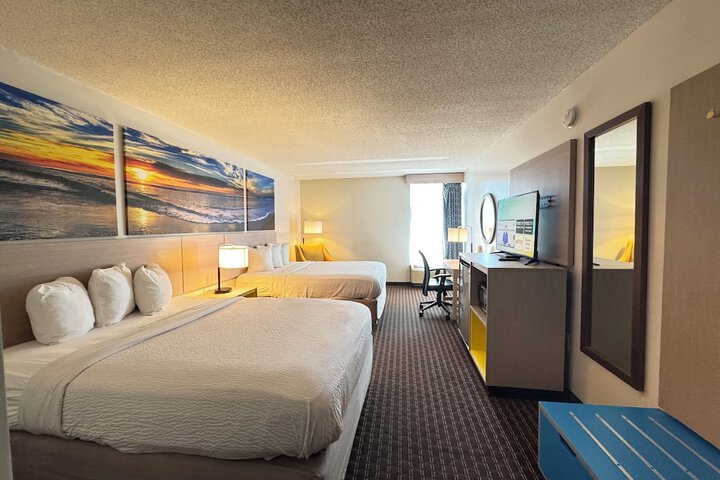 2 Queen Beds Mobility Accessible (2 of 11)
