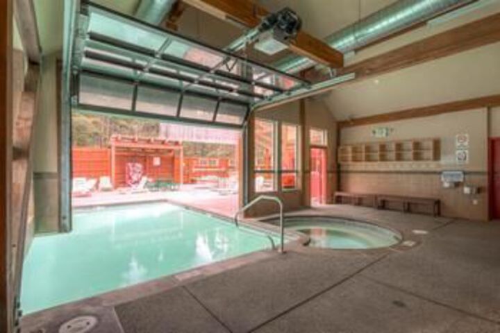 Pool 15 of 20