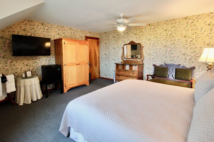 Room 37 of 100