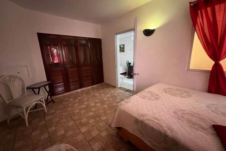 Room 5 of 132