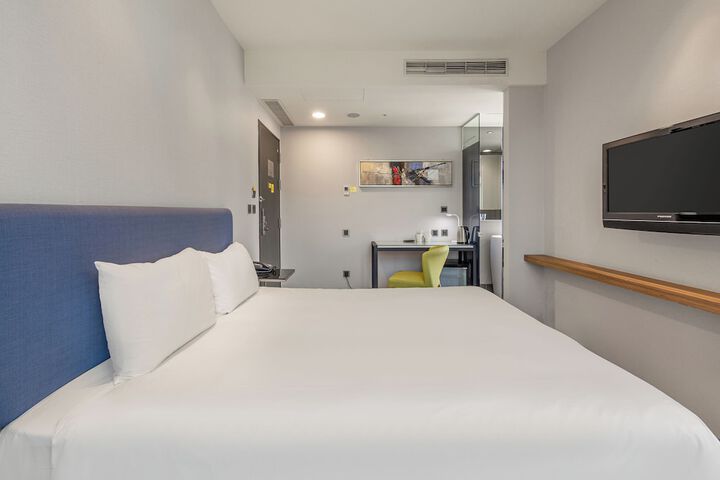Room 38 of 162