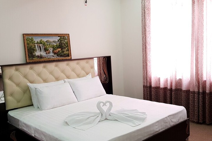 Room 27 of 51