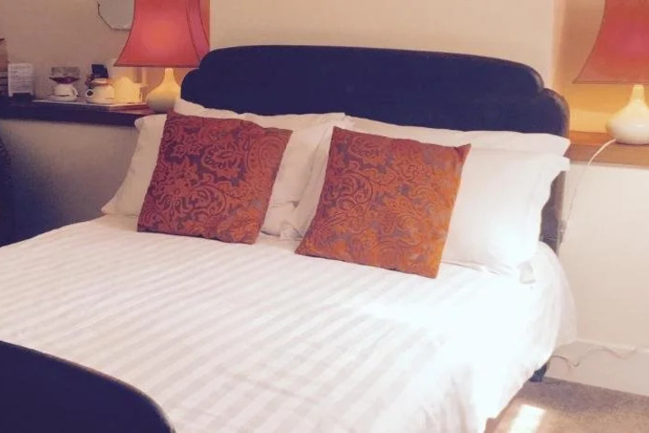 Room 2 of 15