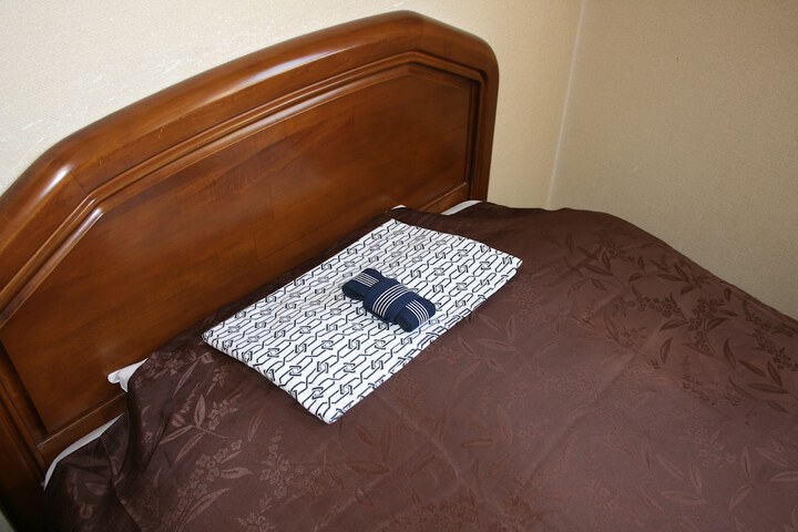 Room 7 of 19