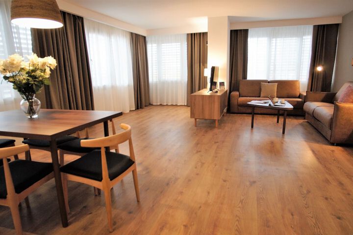 Room 7 of 34