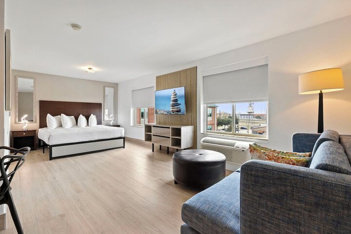 Room 21 of 35