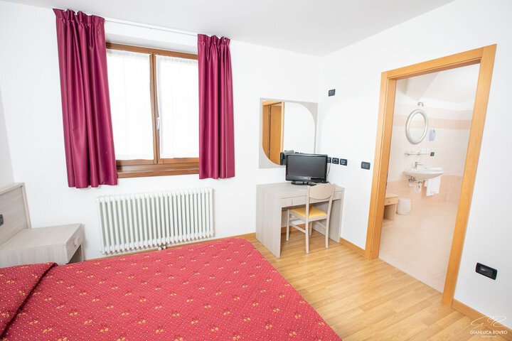Room 18 of 66