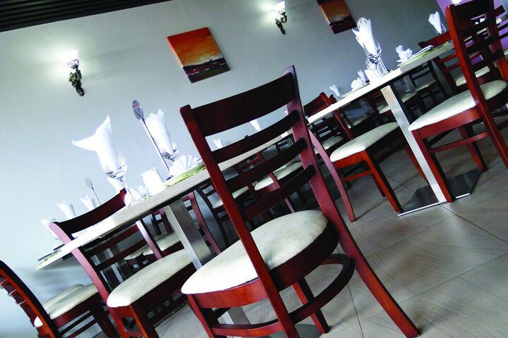 Dining 14 of 24