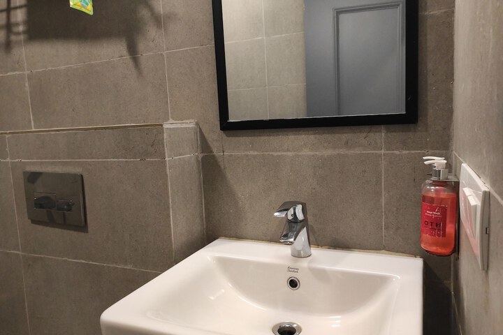 Room 20 of 29