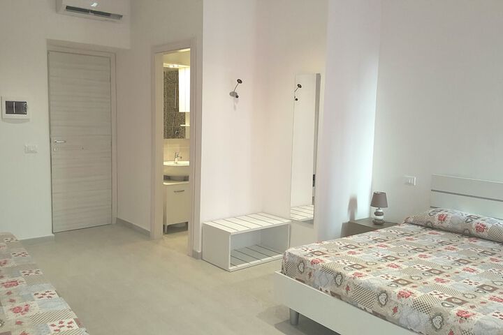 Room 4 of 22