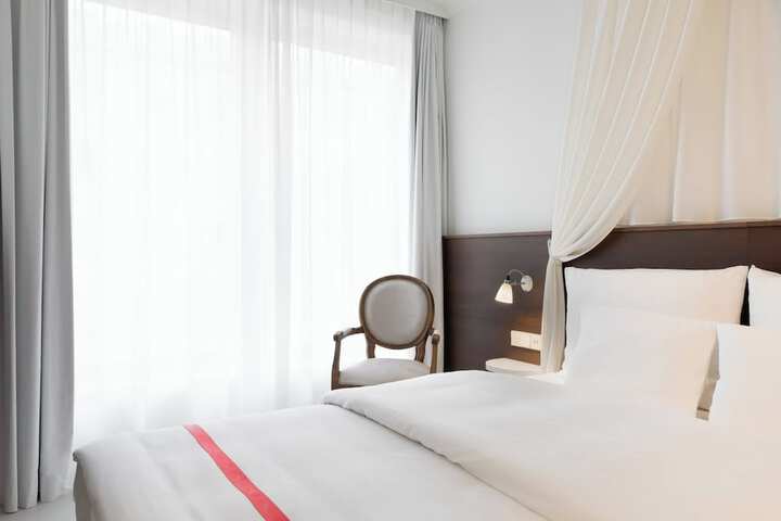 Room 47 of 127