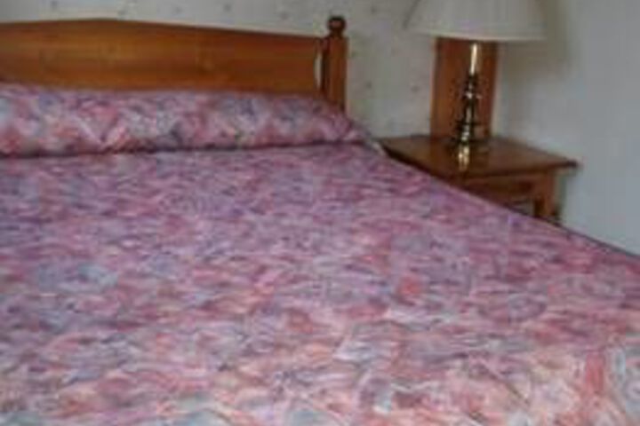 Room 8 of 16