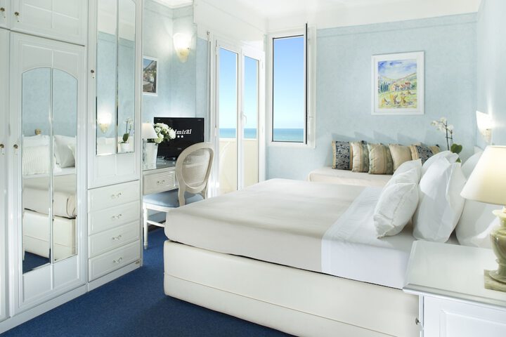 Room 9 of 53