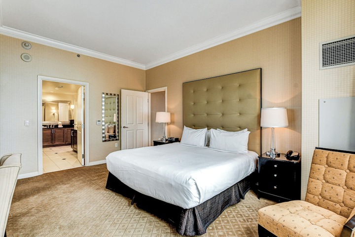Room 12 of 65