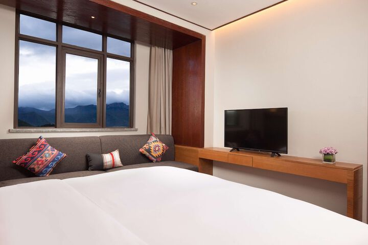 Room 8 of 47