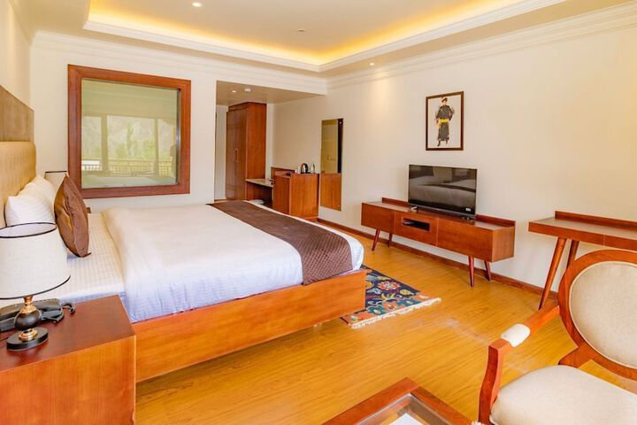 Room 8 of 25