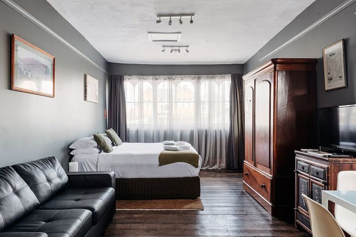 Room 5 of 20