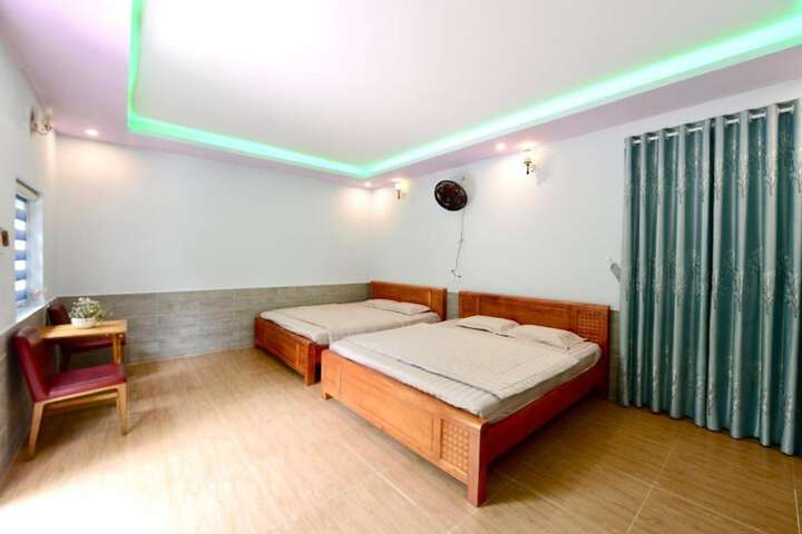 Room 5 of 31