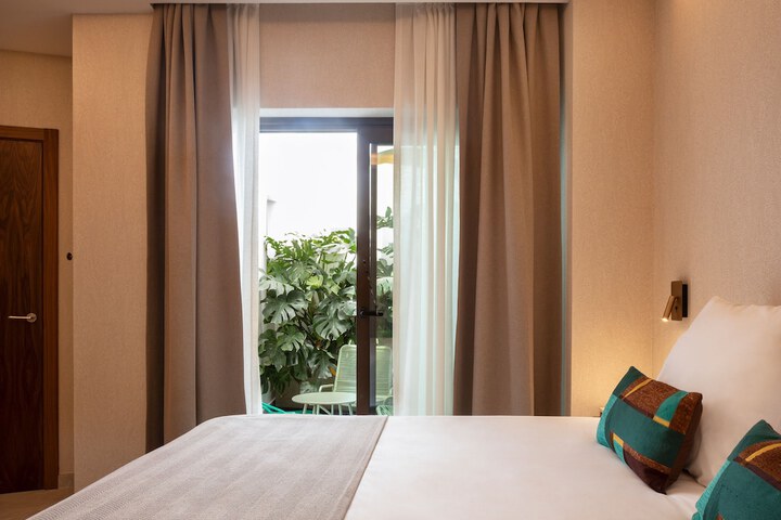 Room 8 of 44
