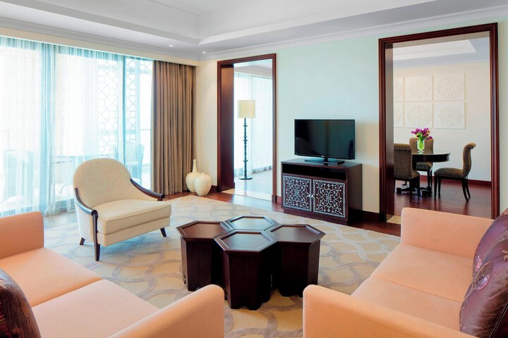 Room 34 of 131