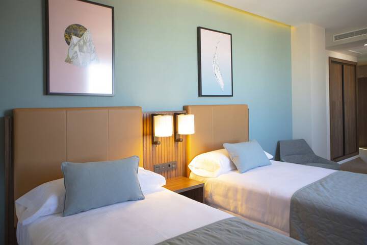 Room 47 of 202