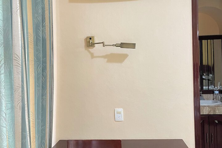 Room 6 of 14