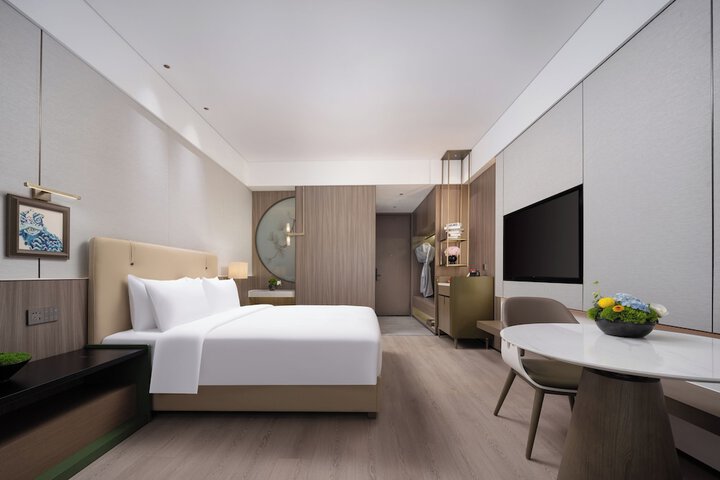 Room 8 of 45