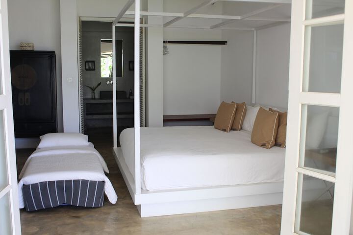 Room 14 of 66