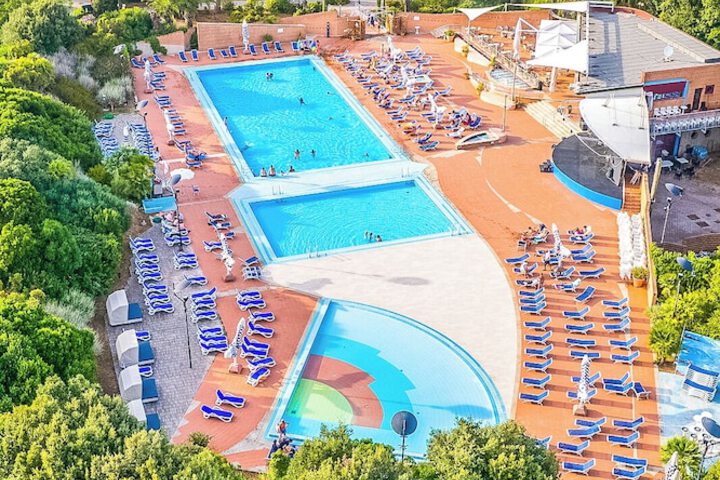 Hotel Pool