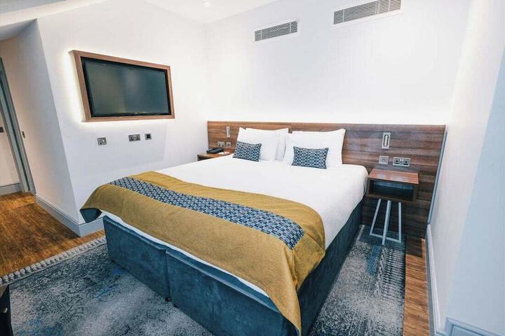 Room 31 of 60